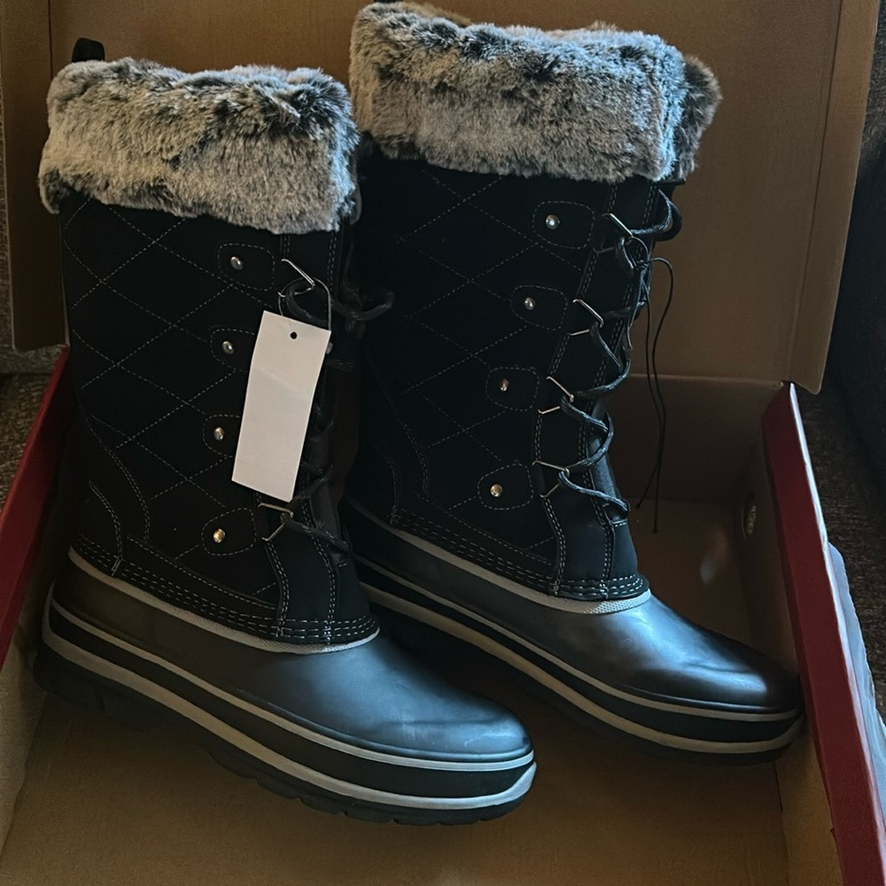 Khombu snow boots size 7